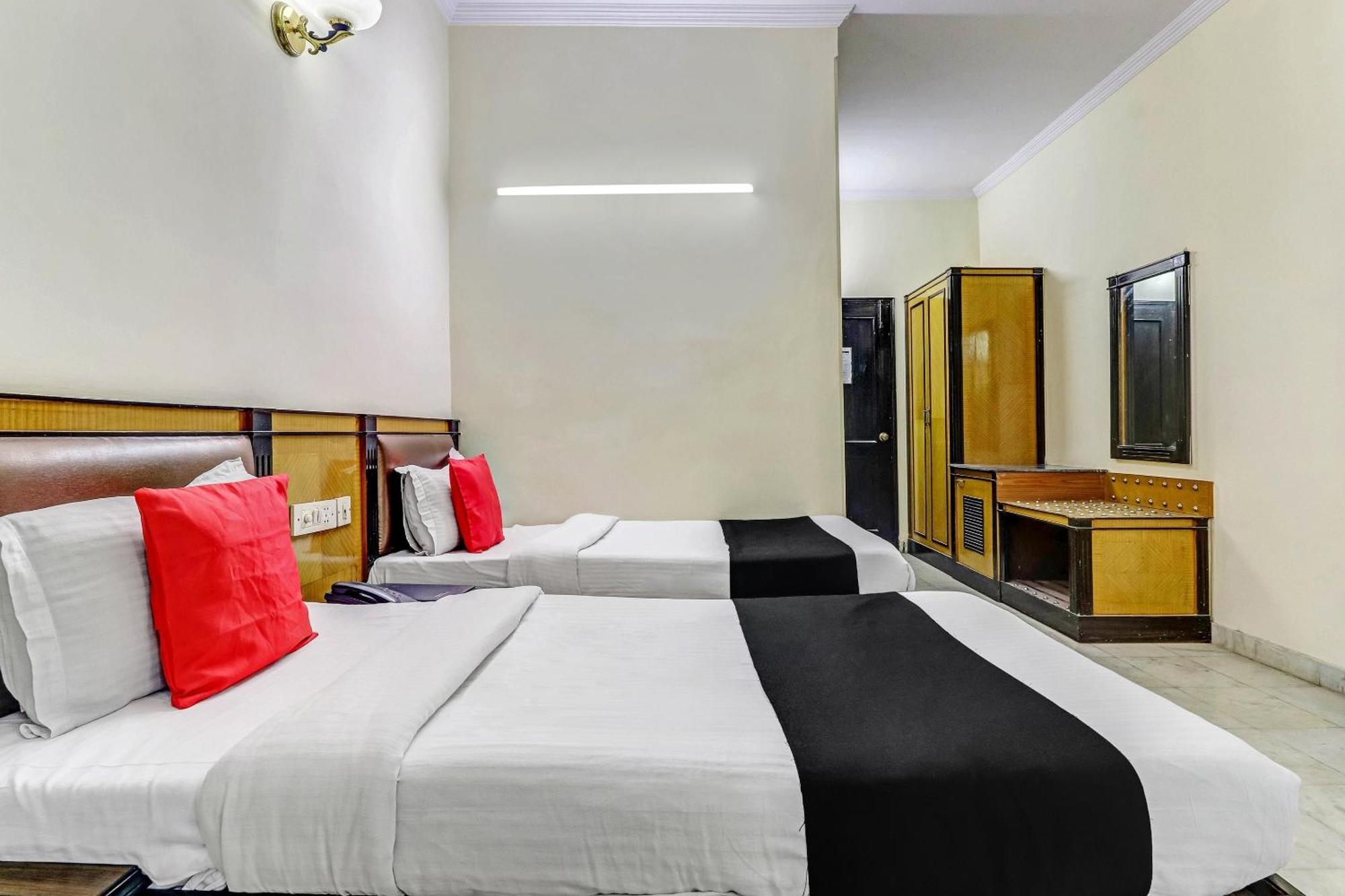 Hotel O Grand Central Delhi  Bagian luar foto
