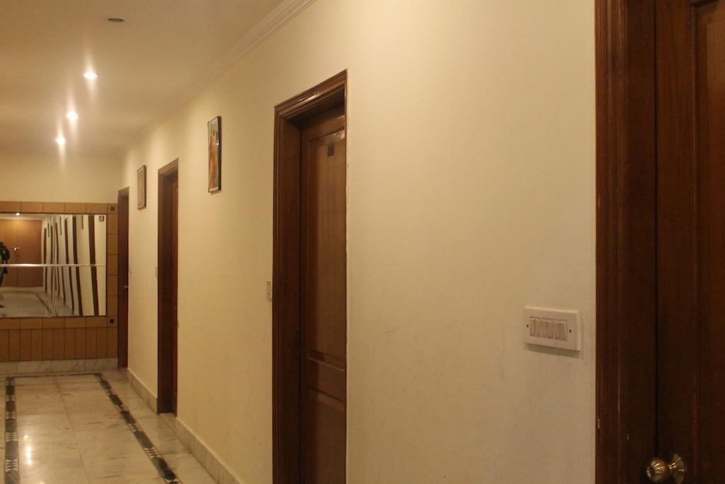Hotel O Grand Central Delhi  Bagian luar foto