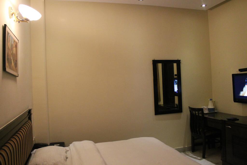 Hotel O Grand Central Delhi  Bagian luar foto