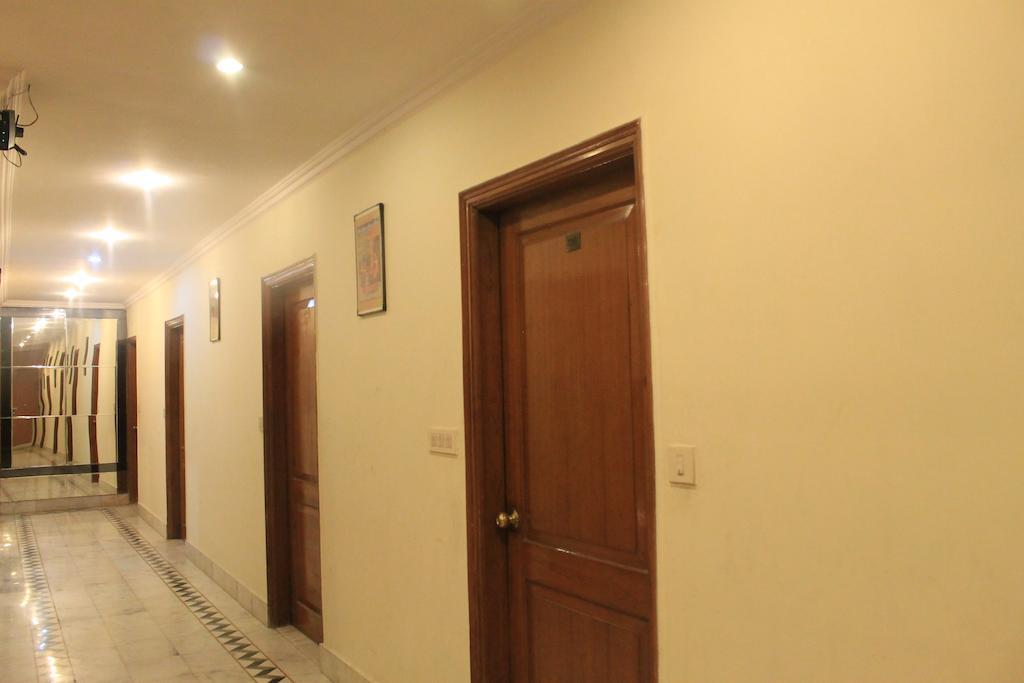 Hotel O Grand Central Delhi  Bagian luar foto