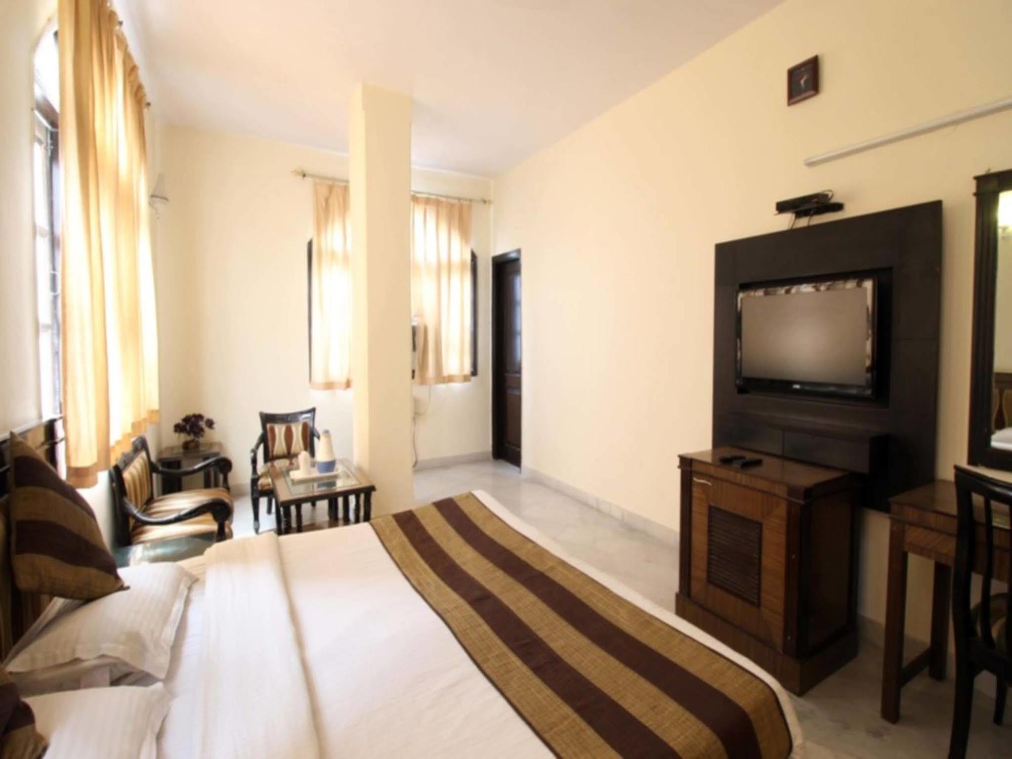 Hotel O Grand Central Delhi  Bagian luar foto