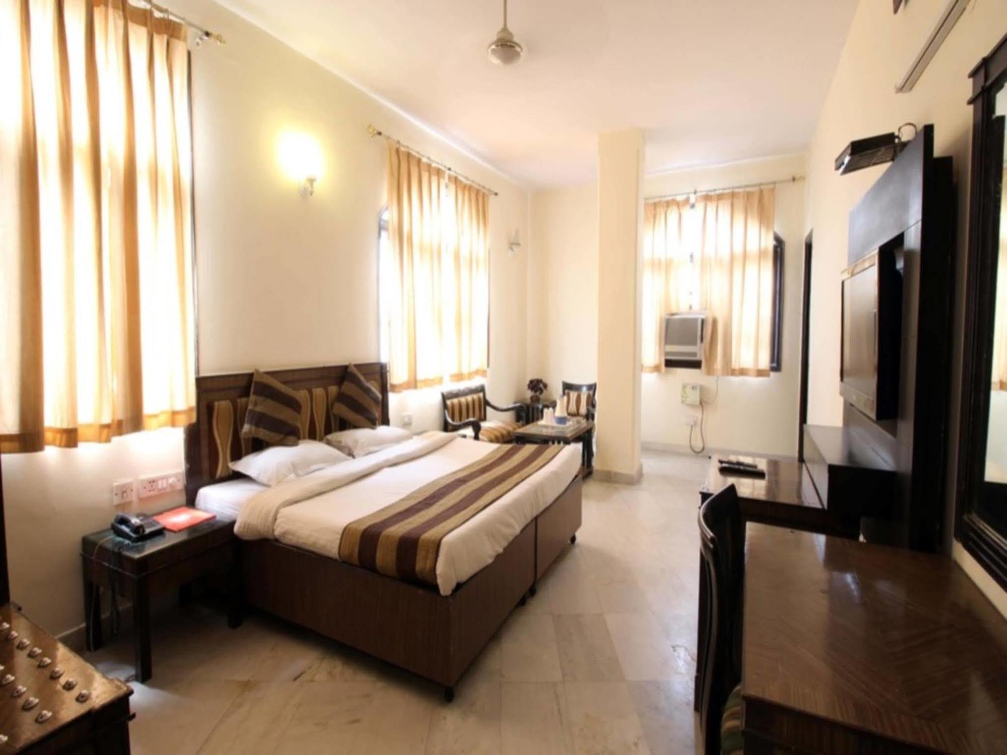 Hotel O Grand Central Delhi  Bagian luar foto